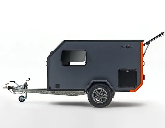 Zugangstür zum Stauraum auf der linken Seite